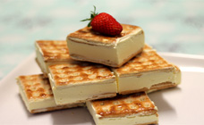 Lemon cheesecake slice