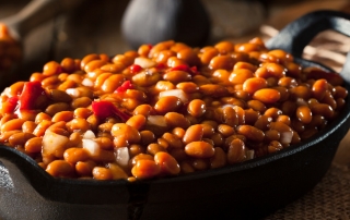 Baked beans with smoked ham hock