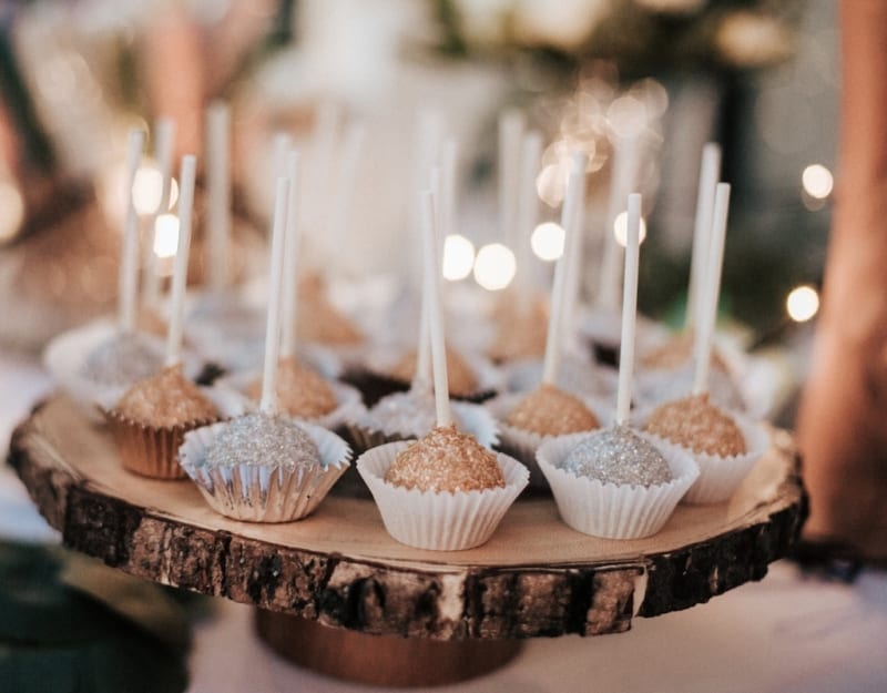 Banana bread cake pops