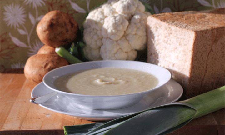Cauliflower and leek soup
