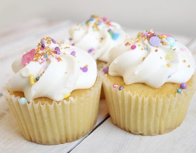 vanilla cupcakes