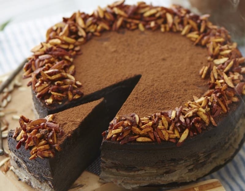 Flourless chocolate mousse cake