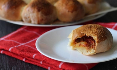 Bacon cheeseburger pizza balls