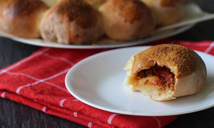 Bacon cheeseburger pizza balls