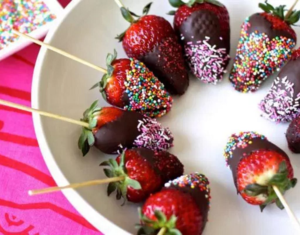 Chocolate Dipped Strawberries - Super Healthy Kids