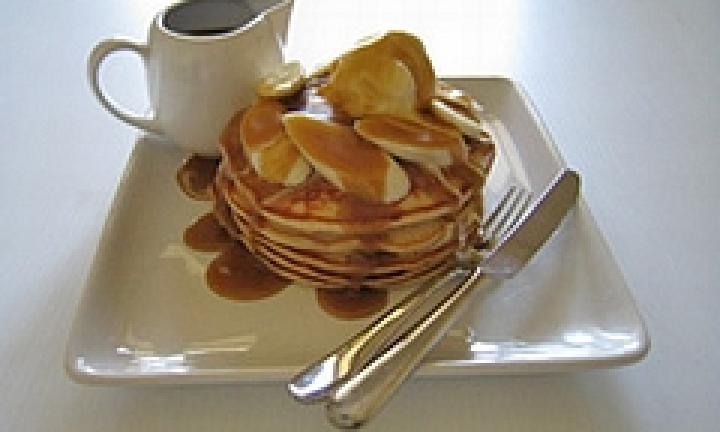 Banana pancakes with caramel sauce