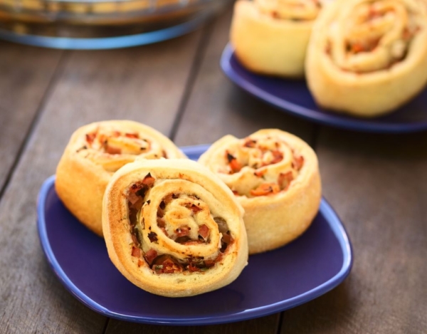 Slow Cooker Cheese & Bacon Scrolls | Lunchbox | Recipe | Kidspot