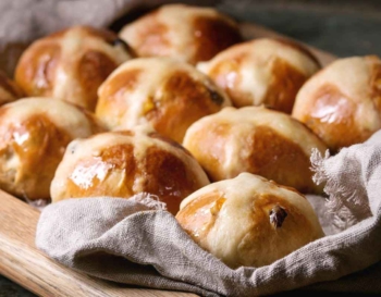 Hot cross buns