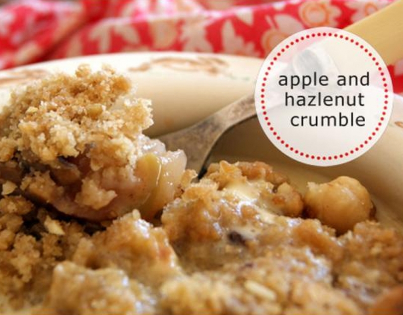 Apple and hazelnut crumble