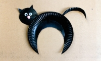 Paper plate black cat
