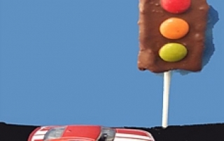 Traffic light cake pops