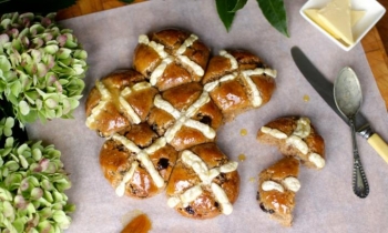 Gluten-free Hot cross buns
