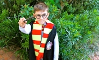 How to dress like Harry Potter on Kidspot