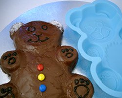 Chocolate-iced teddy bear cake