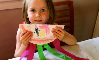 Paper plate shaker on Kidspot