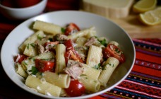 Pasta with tuna and tomatoes recipe