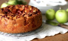Apple and buttermilk cake