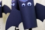 Mini bat pinatas for Halloween on Kidspot