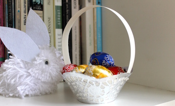Doily-trimmed Easter baskets on Kidspot