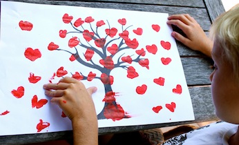Thumb print tree artwork on Kidspot