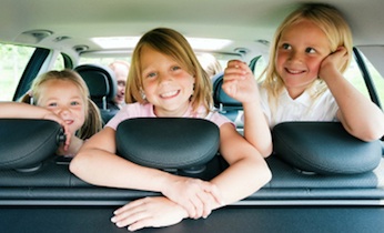 3 kids in car
