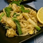 Red curry prawn noodles