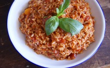 Paprika and tomato pilaf