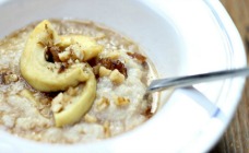 Quinoa and apple porridge