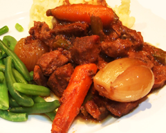 Slow cooker beef with red wine shallot gravy