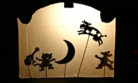Make your own shadow puppet theatre on Kidspot