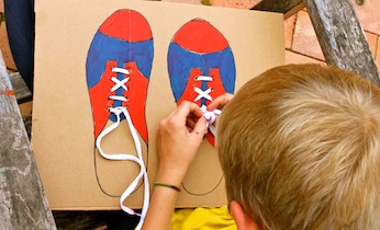Shoe tie practice board video tutorial on Kidspot