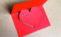 Simple pop-up heart card with FREE printable on Kidspot