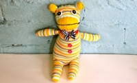 Make a sock monkey on Kidspot