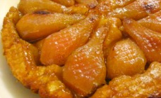 Fresh pear tarte tatin