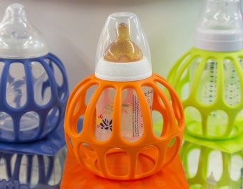 choosing baby bottles