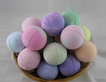 Homemade bath bombs