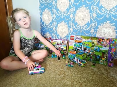 Emily Lawrence – FB_IMG_1542096693767 LEGO