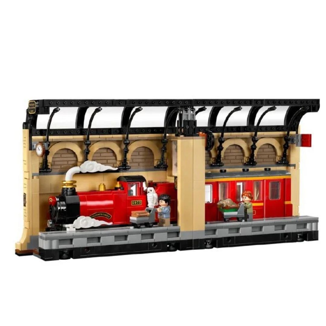 LEGO Harry Potter Book Nook Hogwarts Express 76450