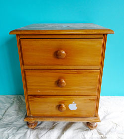 Give your bedside drawers an ombre update - step 1