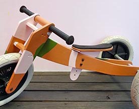 Paint a kid's balance bike