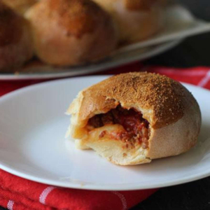 Bacon cheeseburger pizza rolls