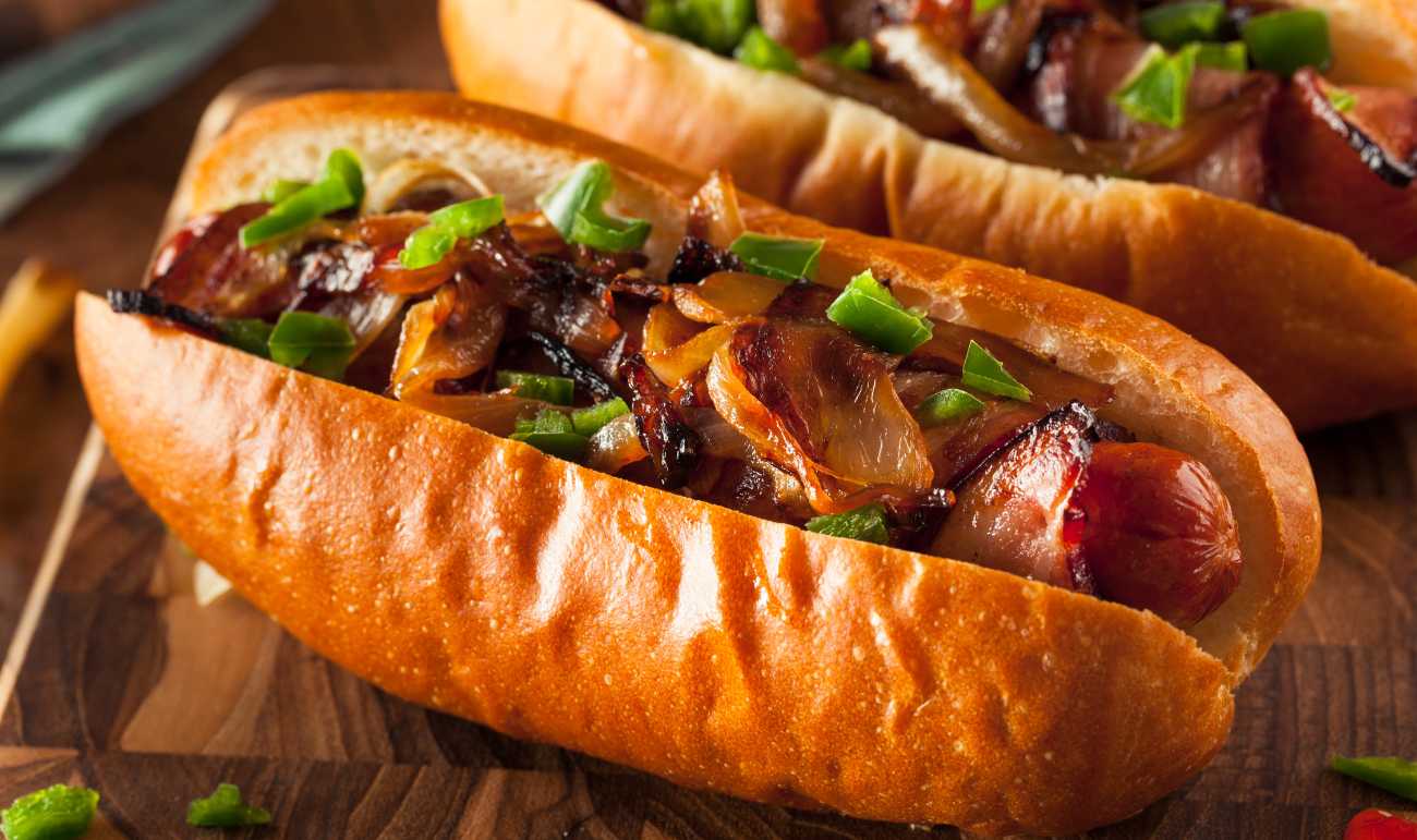 Hot dogs with caramelised onions